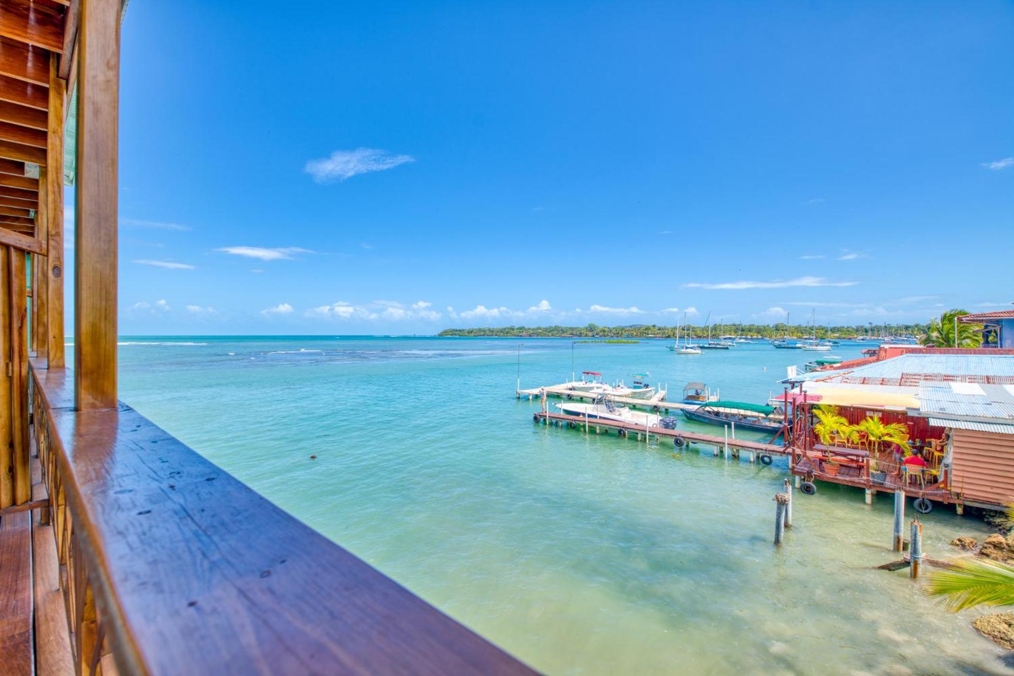 Bambuda Bocas Town Exterior photo