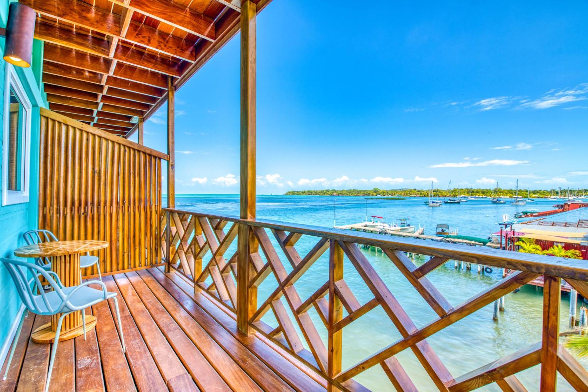 Bambuda Bocas Town Exterior photo